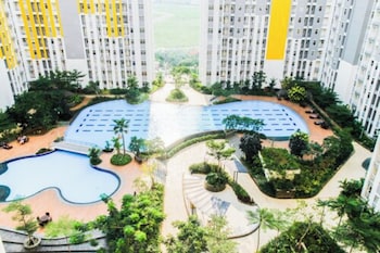 comfortable 2br springlake summarecon apartment
