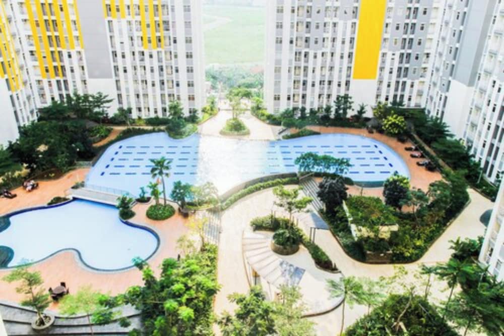 comfortable 2br springlake summarecon apartment