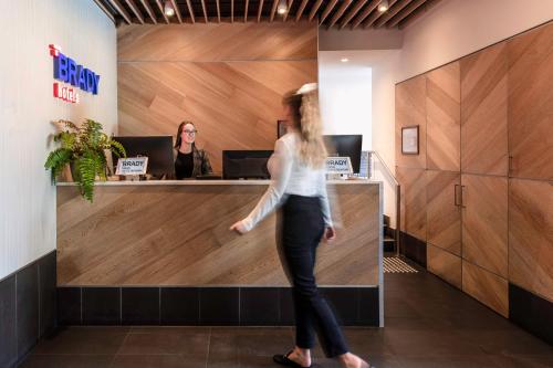 brady hotels central melbourne