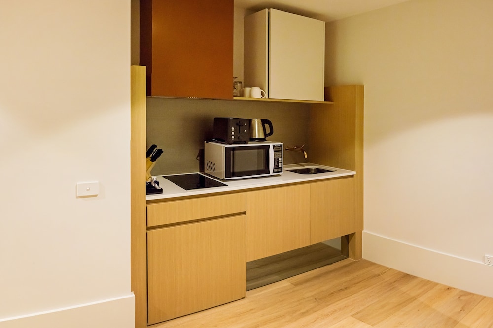 brady hotels central melbourne