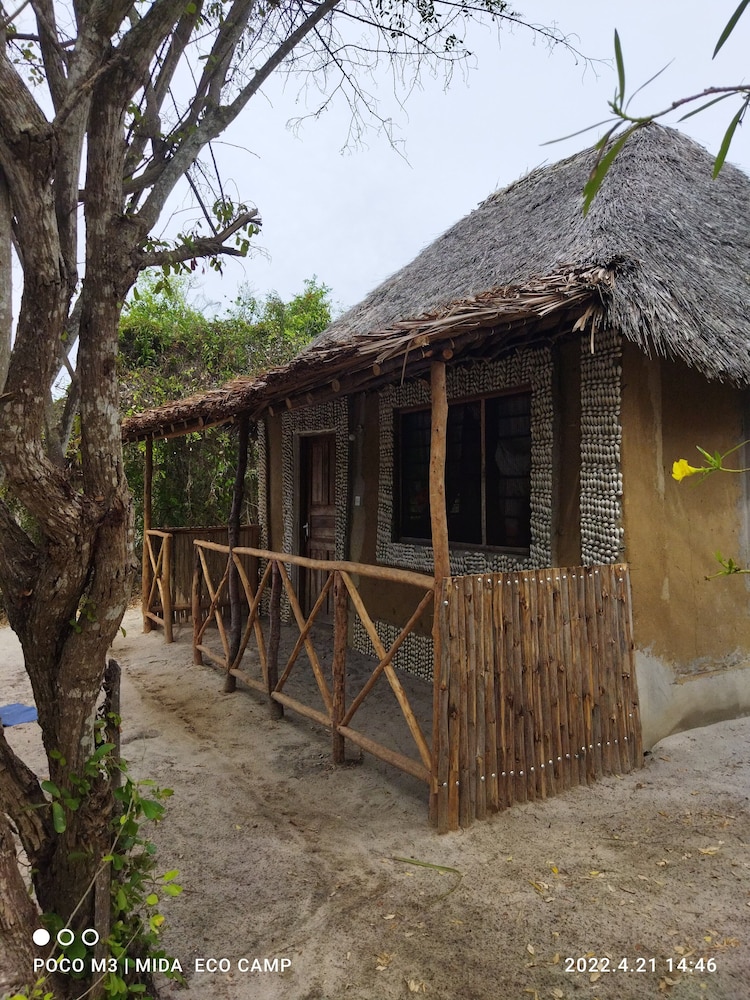 room in bb mida creek eco camp 1