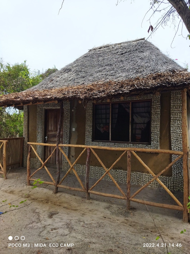 room in bb mida creek eco camp 1
