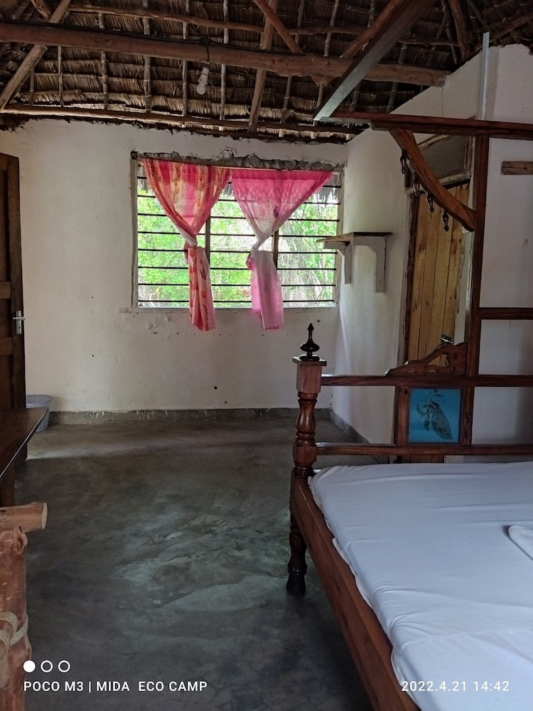 room in bb mida creek eco camp 1
