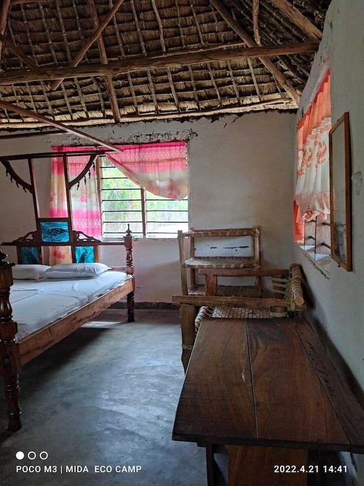 room in bb mida creek eco camp 1