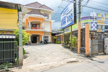 reddoorz syariah jalan simpang gajayana