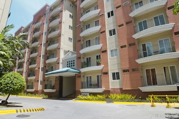 airport apartments manila
