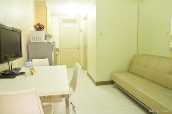 airport apartments manila