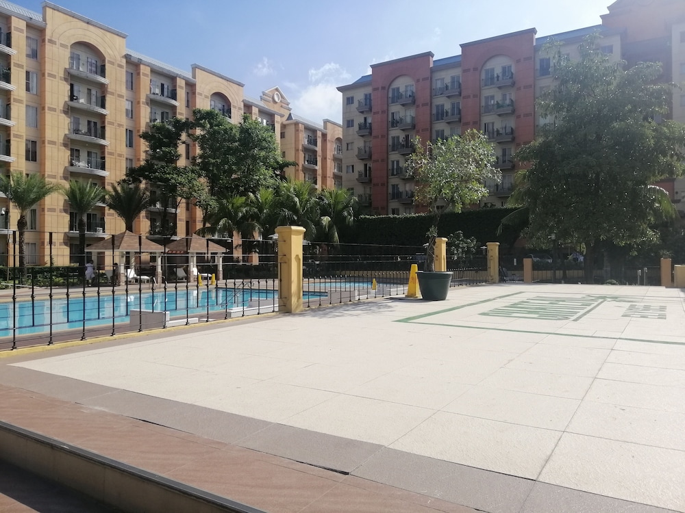 airport apartments manila