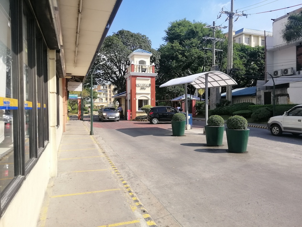 airport apartments manila