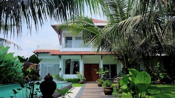 villa prambanan jogja with private swimming pool by simply homy