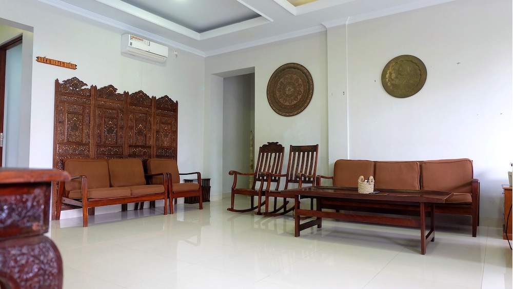 villa prambanan jogja with private swimming pool by simply homy