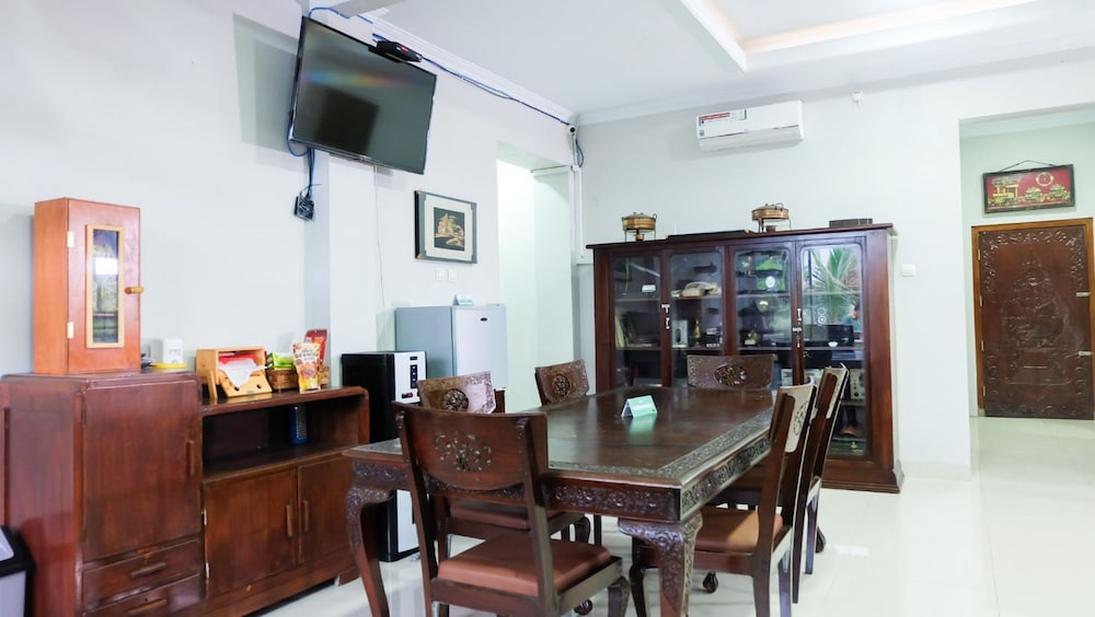 villa prambanan jogja with private swimming pool by simply homy