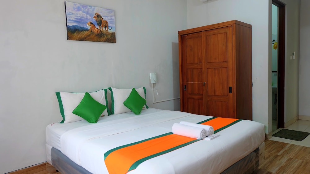 villa prambanan jogja with private swimming pool by simply homy