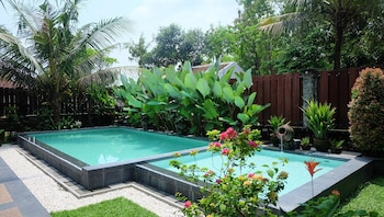 Villa Prambanan Jogja With Private Swimming Pool By Simply Homy,,3 star