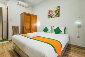 villa prambanan jogja with private swimming pool by simply homy