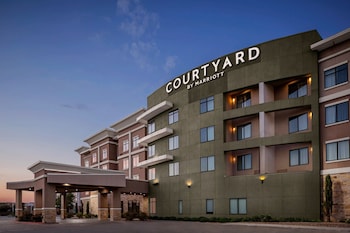 courtyard san angelo