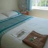 room in guest room double with shared bathroom sleeps 1 2 located 5 minutes from heathrow dsbyr