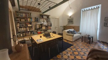 dimora aganoor business suite