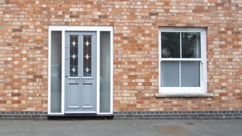 modern apartment with free parking wifi and netflix