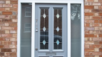 modern apartment with free parking wifi and netflix