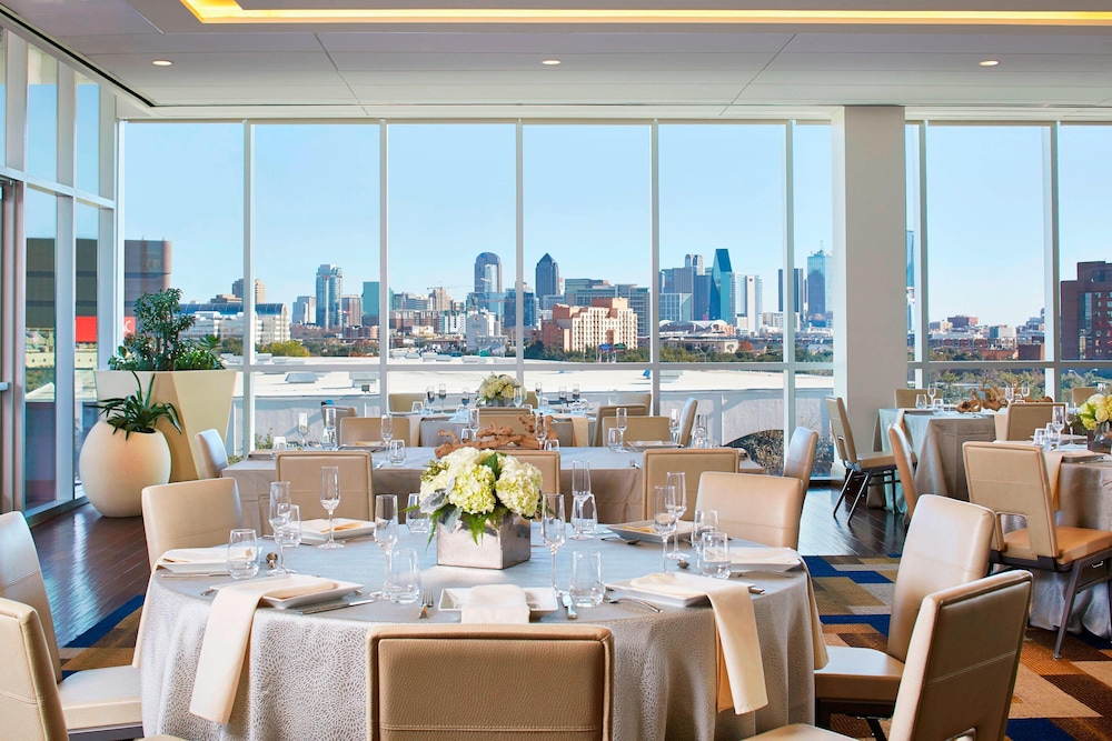 renaissance dallas hotel