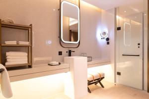 foshan xinxuangong hotel