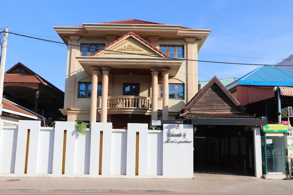 moms guesthouse