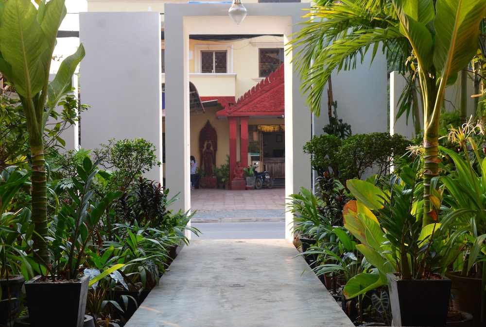 moms guesthouse