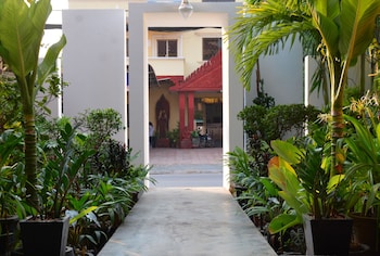 moms guesthouse