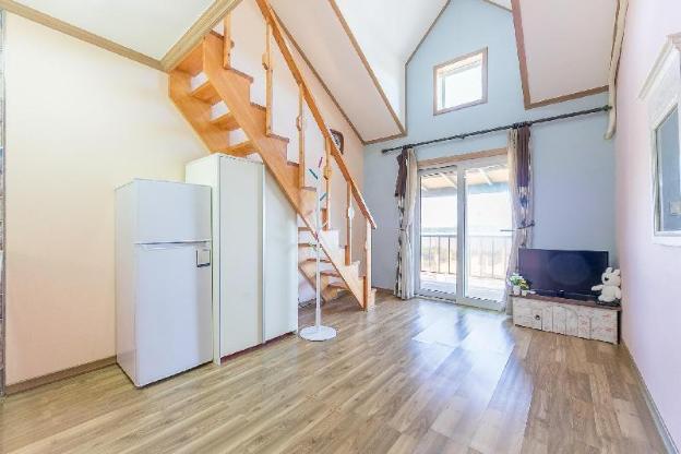 seocheon red windmill attiang pension