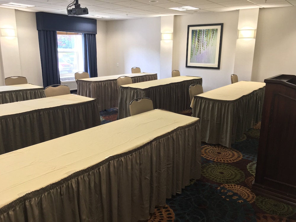 holiday inn express danbury i 84 by ihg