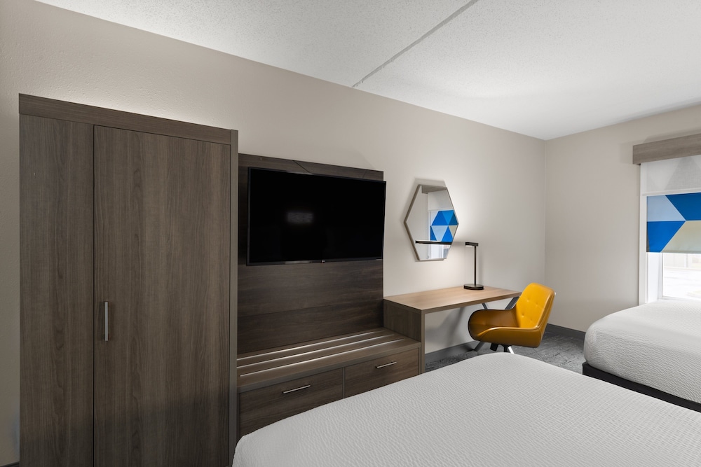 holiday inn express danbury i 84 by ihg