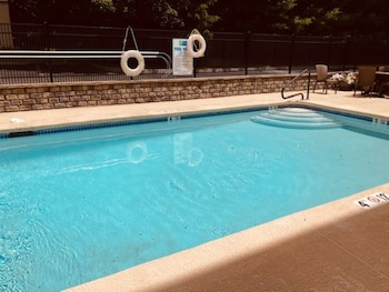Holiday Inn Express Danbury I-84 By Ihg,Fairfield>>Danbury,3 star
