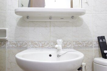 homey 2br majesty apartment near maranatha university