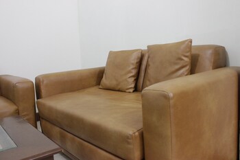 homey 2br majesty apartment near maranatha university