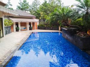 homey 2br majesty apartment near maranatha university