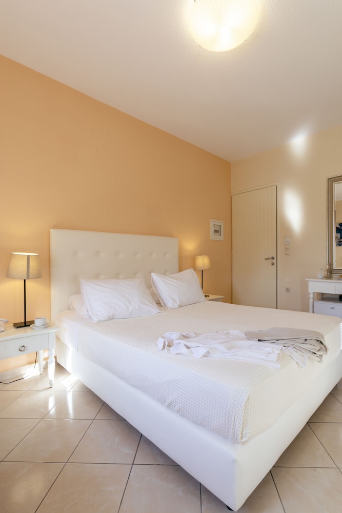 mikri vigla hotel beach resort