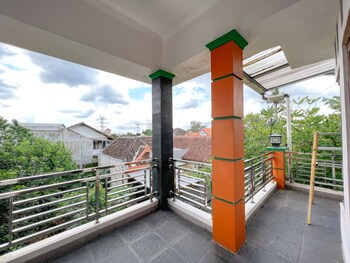 homestay jakal dekat ugm dan wisata by simply homy