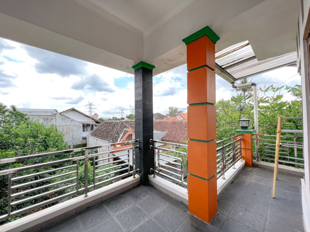 homestay jakal dekat ugm dan wisata by simply homy