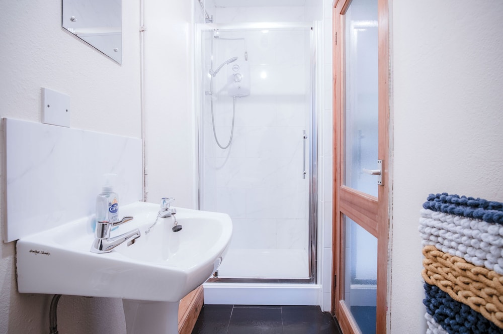 primrose 1 bedroom cottage llanteg