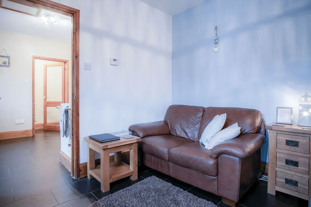 primrose 1 bedroom cottage llanteg