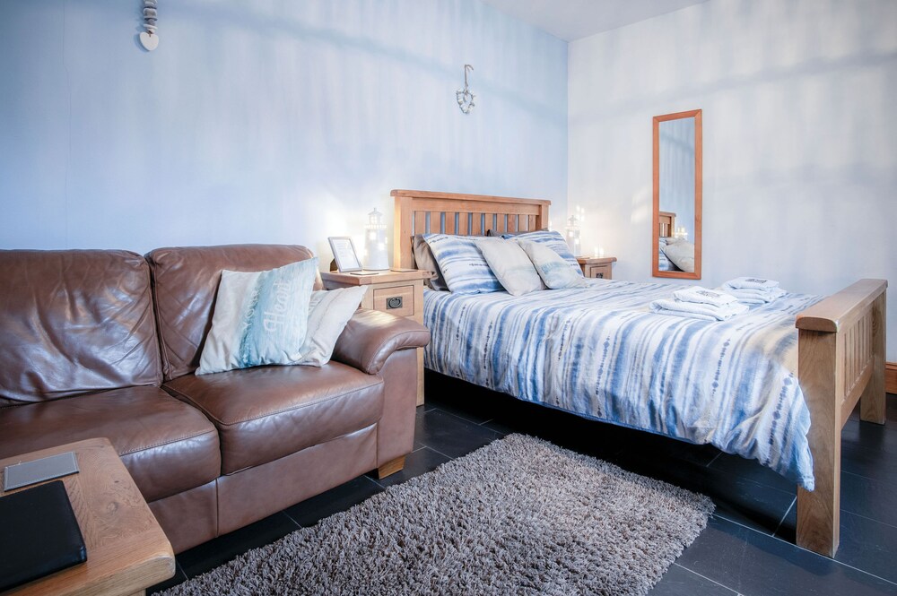 primrose 1 bedroom cottage llanteg