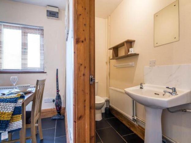 primrose 1 bedroom cottage llanteg