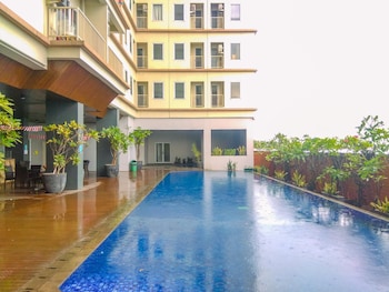 cozy stay 2br tamansari mahogany apartment