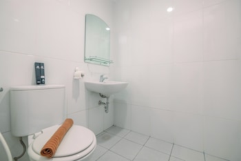 cozy stay 2br tamansari mahogany apartment