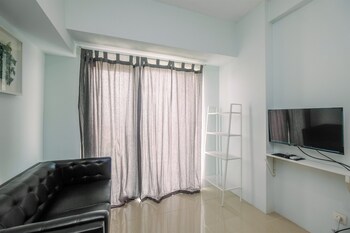 cozy stay 2br tamansari mahogany apartment