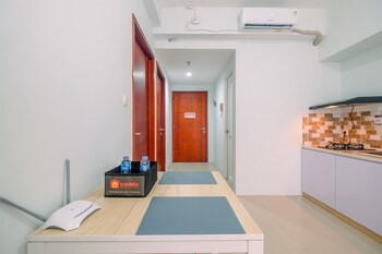 cozy stay 2br tamansari mahogany apartment