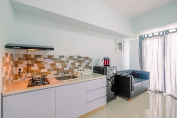 cozy stay 2br tamansari mahogany apartment