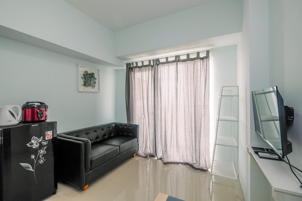 cozy stay 2br tamansari mahogany apartment
