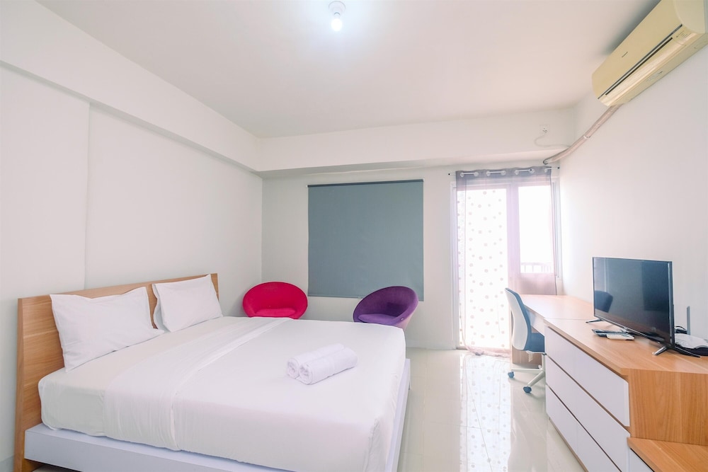 chic and cozy studio park view condominium apartment